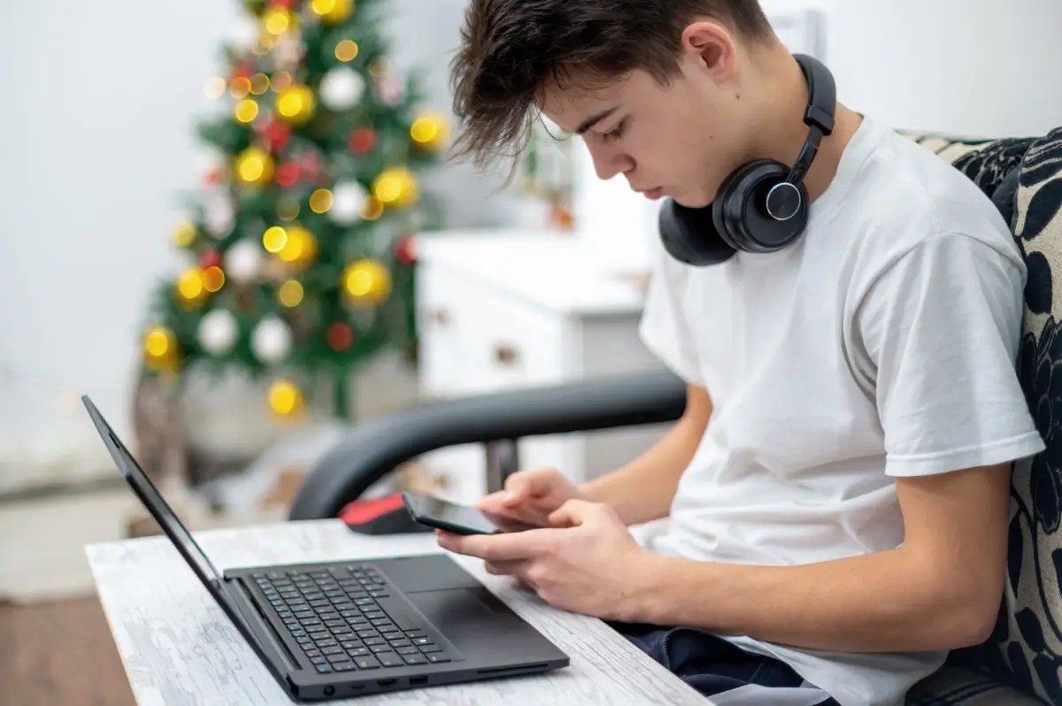 AI literacy for students using digital devices for research and learning.