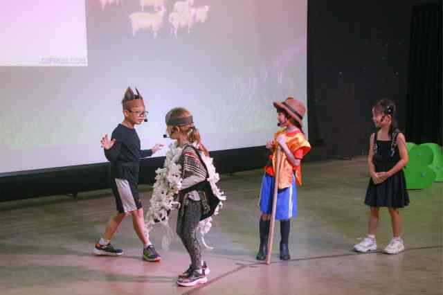 How Mr. Darryl encourage students