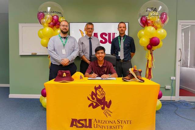 fifa-lao-pakdee-singing-contract Fifa Laopakdee singing the contract for the ASU SUN Devil team after getting the scholarship to ASU