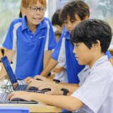 Keeping kids safe online. Guide for parent