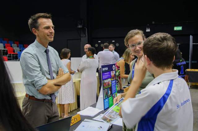 IGCSE-Dutch-options A St. Andrews Green Valley student discusses IGCSE Dutch options with teachers at the options meeting, preparing for education and future career.
