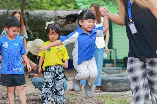 activities-in-early-education Children enjoying outdoor activities in early education, showing why early childhood learning is vital for growth.