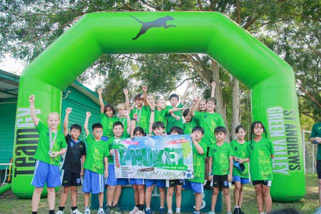 students-phuket-house Students from Phuket House at St. Andrews Green Valley celebrate their achievements with pride and unity, reflecting the spirit of the Island Community house system and the school’s vibrant, inclusive culture.
