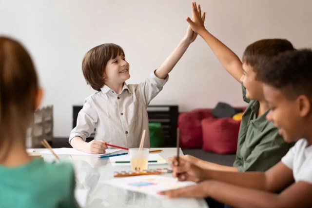 children-demonstrating-leadership-skills-through-collaboration Children demonstrating leadership skills through collaboration.