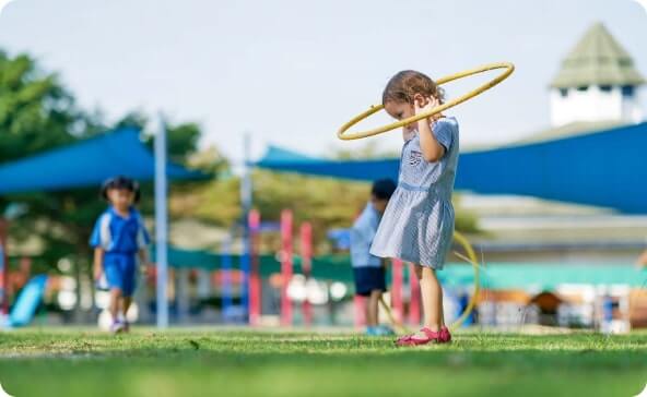 student play with circle